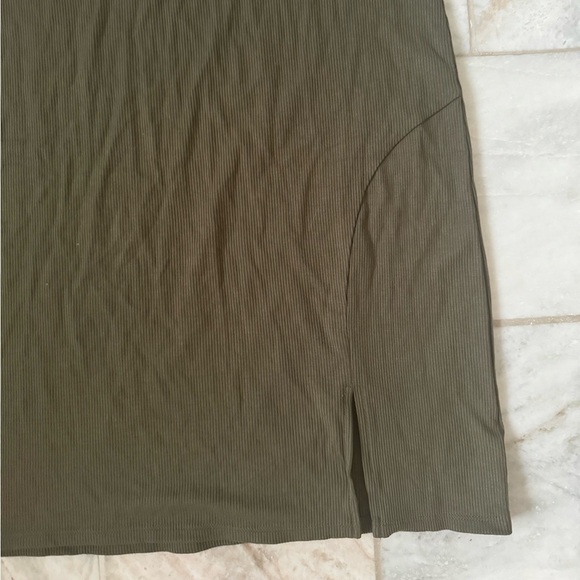 BP Ribbed Short Sleeved Dress in Olive Sarma Medium - Picture 3 of 7